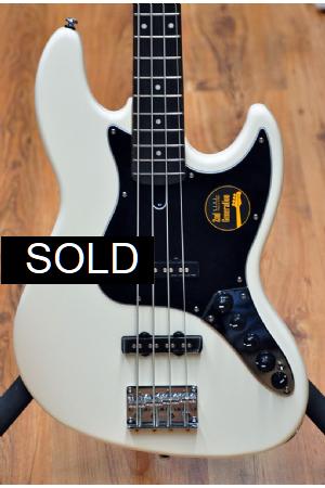 Sire Marcus Miller V3 4 Antique White Sire Marcus Miller V3 4 Antique White